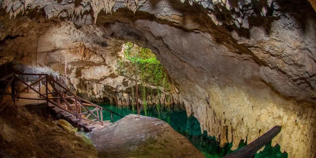 Cenote Zapote cave