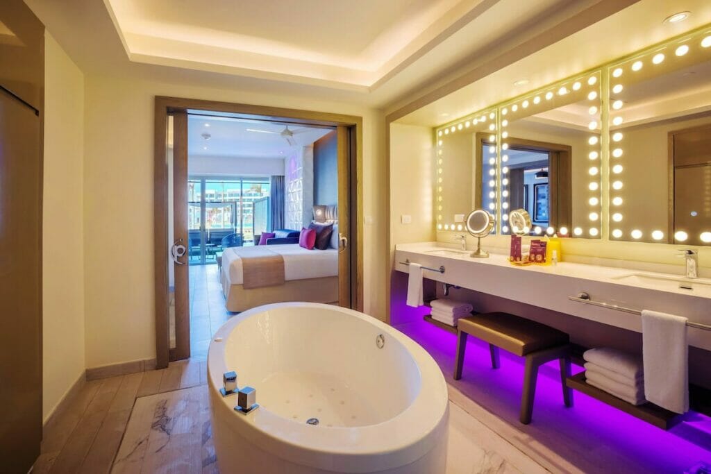 planet holliyood hotel suite